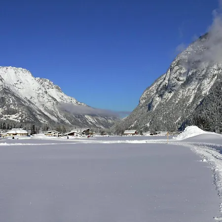 Casa vacanze Brilliant Holiday In Tyrol With Garden